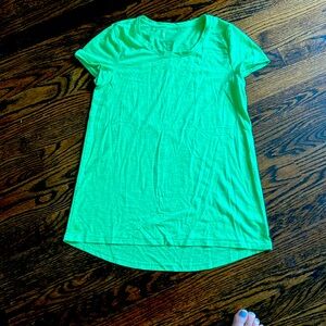 Green Lilly Pulitzer t shirt scoop neck